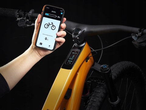 Etui do iPhone 16 Pro do MagSafe Pomarańczowe Sportowe Pomarańczowy